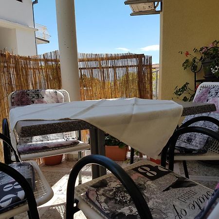 Apartmani Putnik Baska Voda Luaran gambar