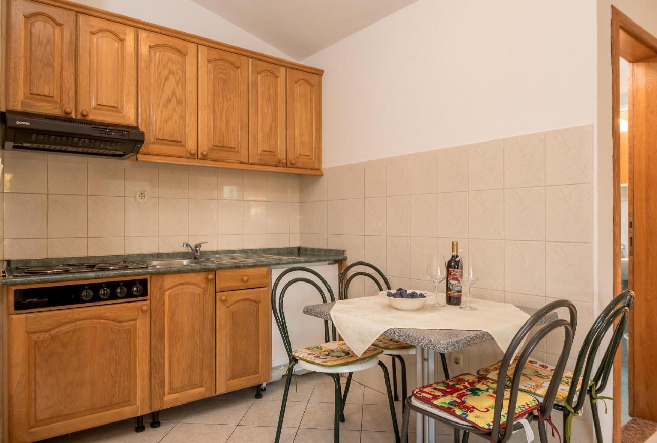 Apartmani Putnik Baska Voda Luaran gambar