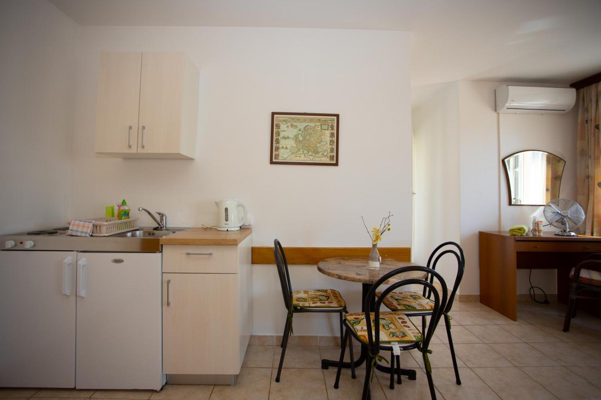 Apartmani Putnik Baska Voda Luaran gambar