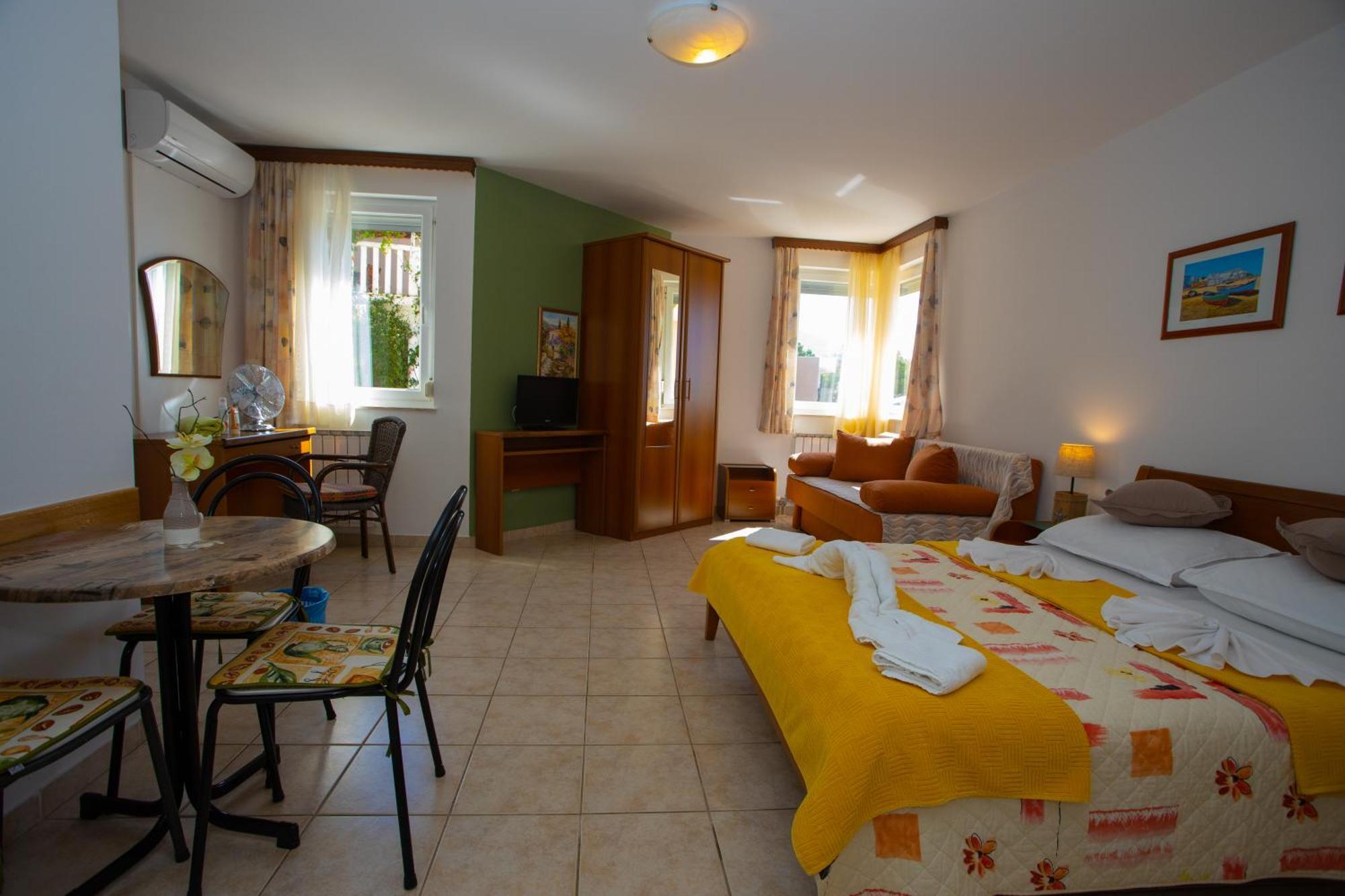 Apartmani Putnik Baska Voda Luaran gambar