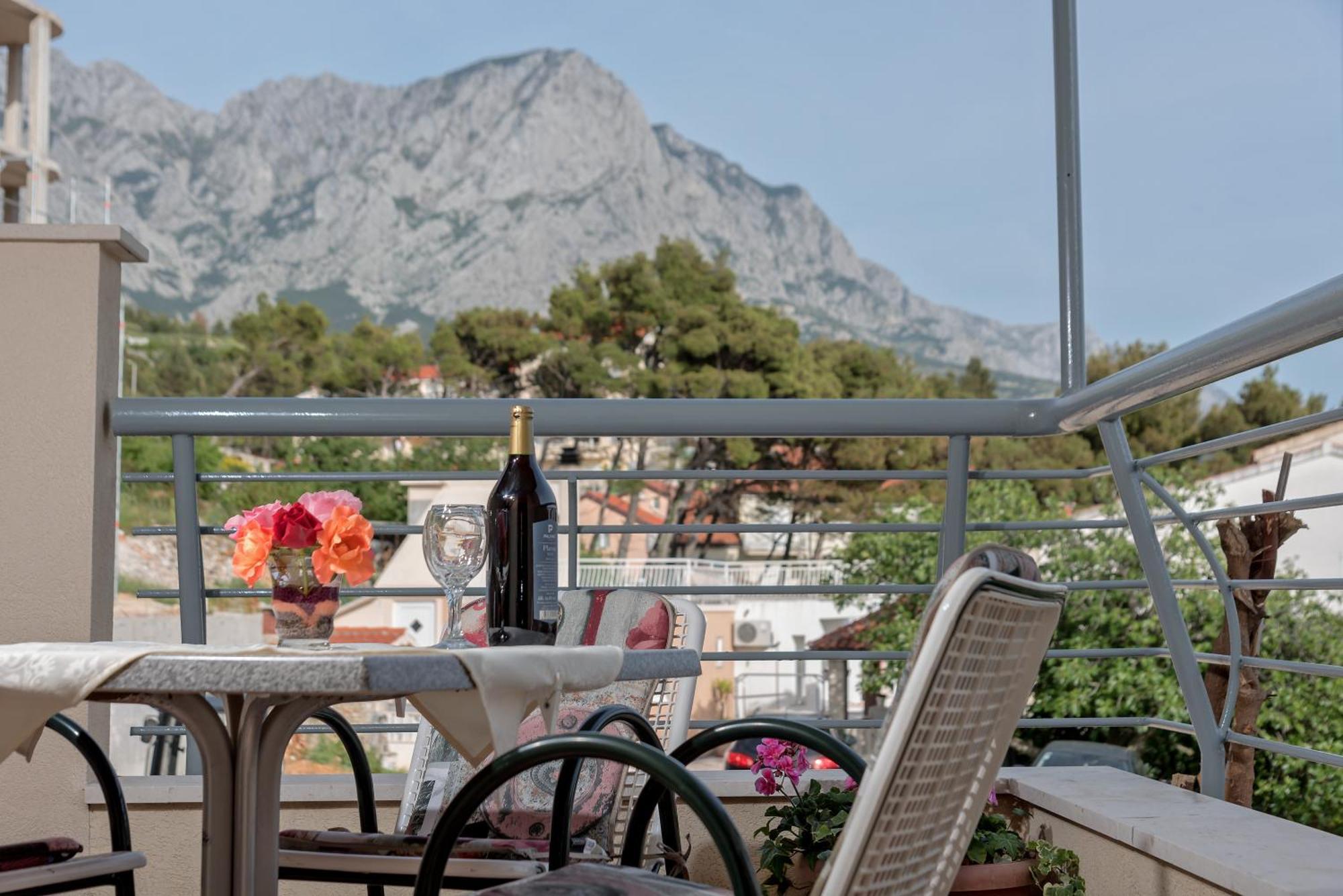 Apartmani Putnik Baska Voda Luaran gambar